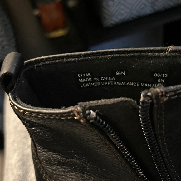 Clark’s Black Ankle Boots - Picture 8 of 8